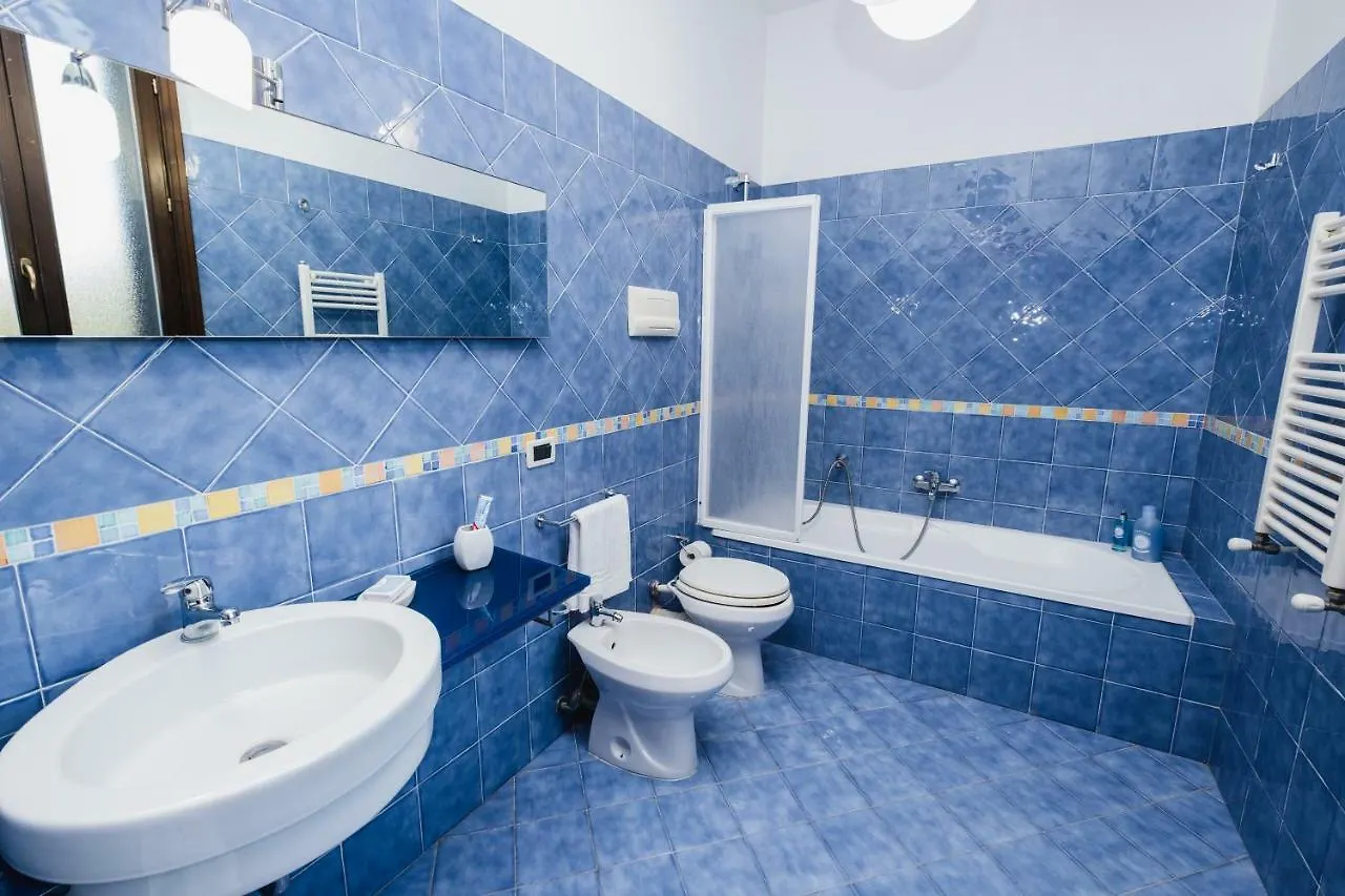 Luminhouse Villa Mondello 0*,